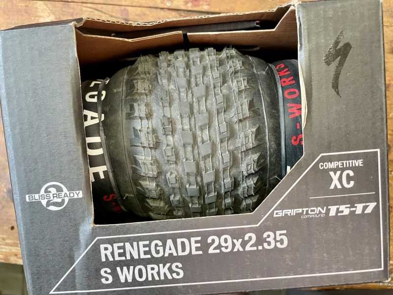Specialized S-Works FAST TRAK a RENEGADE 29x2.35 T5/T7