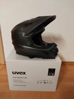 Prodám integrální Helmu Uvex 54-56 cm