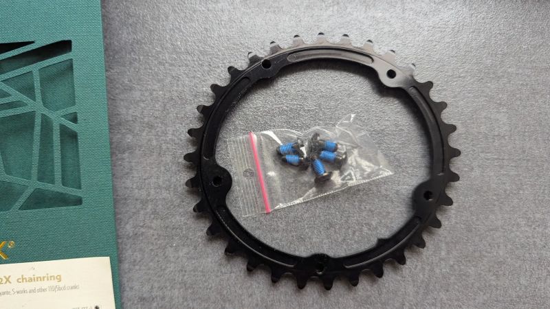 Oválný převodník Absolute Black 34 zubů