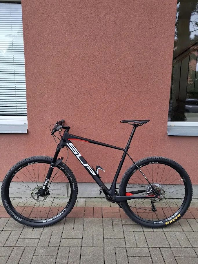 Karbonové horské kolo Superior Team 29 issue, 2017 velikost XL
