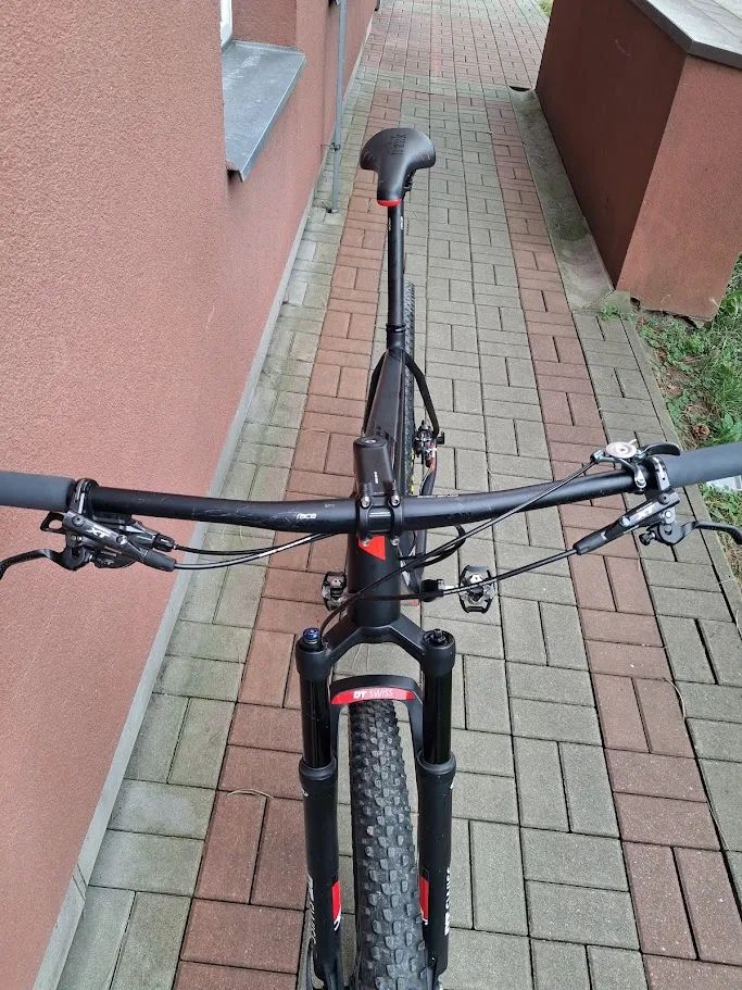 Karbonové horské kolo Superior Team 29 issue, 2017 velikost XL