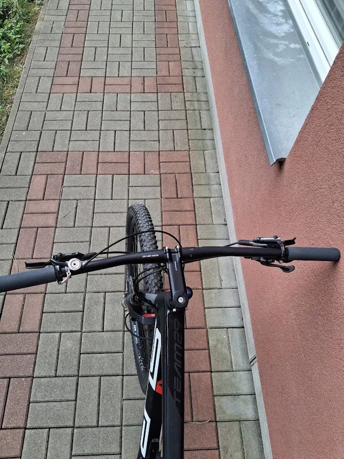Karbonové horské kolo Superior Team 29 issue, 2017 velikost XL