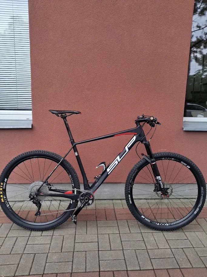 Karbonové horské kolo Superior Team 29 issue, 2017 velikost XL