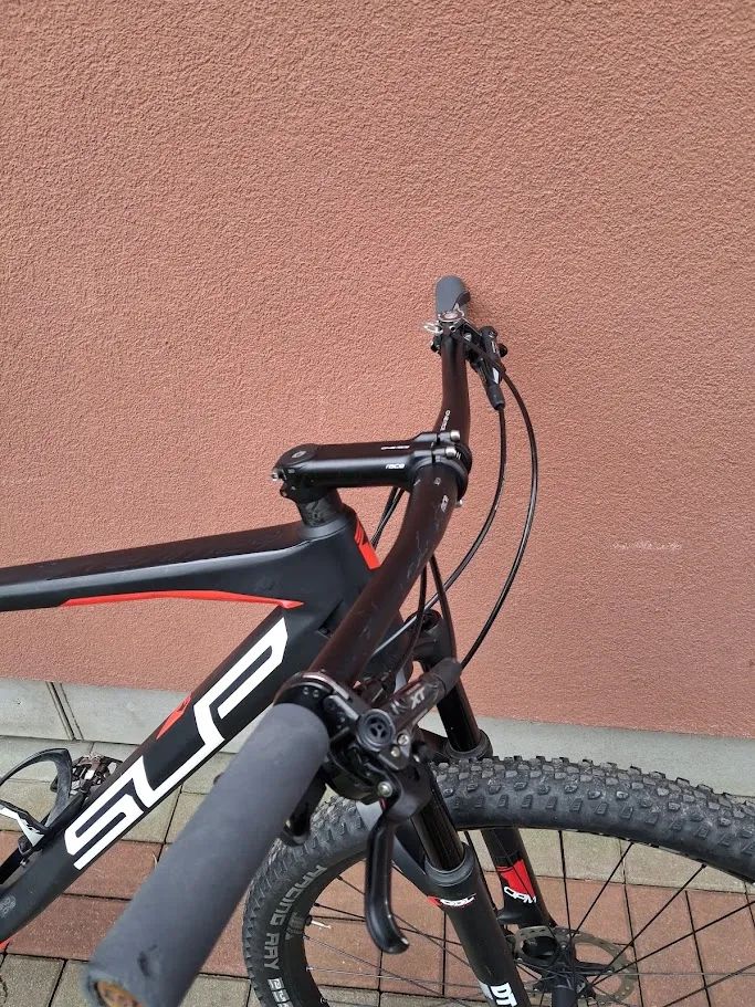 Karbonové horské kolo Superior Team 29 issue, 2017 velikost XL