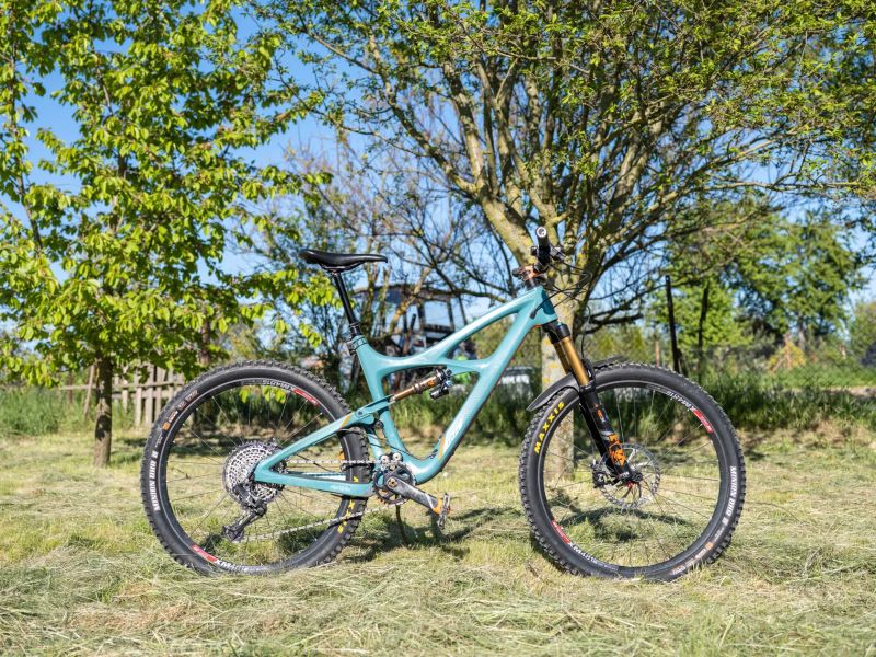 Ibis mojo 3 full carbon - Fox Factory tlmenie, DT Swiss - jedinečný bike