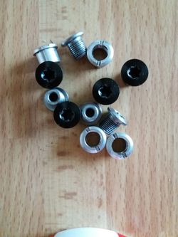 šrouby na převodníky shimano XT 3x10