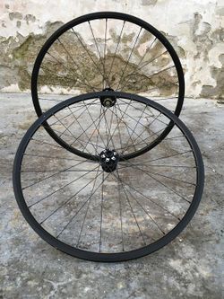 Kola PROLOG RACE ONE DISC fullblack galuska,NOVATEC 791-15mm+612-11s, DT Swiss, Sapim black - 1760g