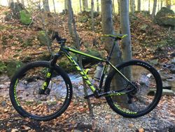 SCOTT SCALE 945_2017_Black/ Yellow_vel.L