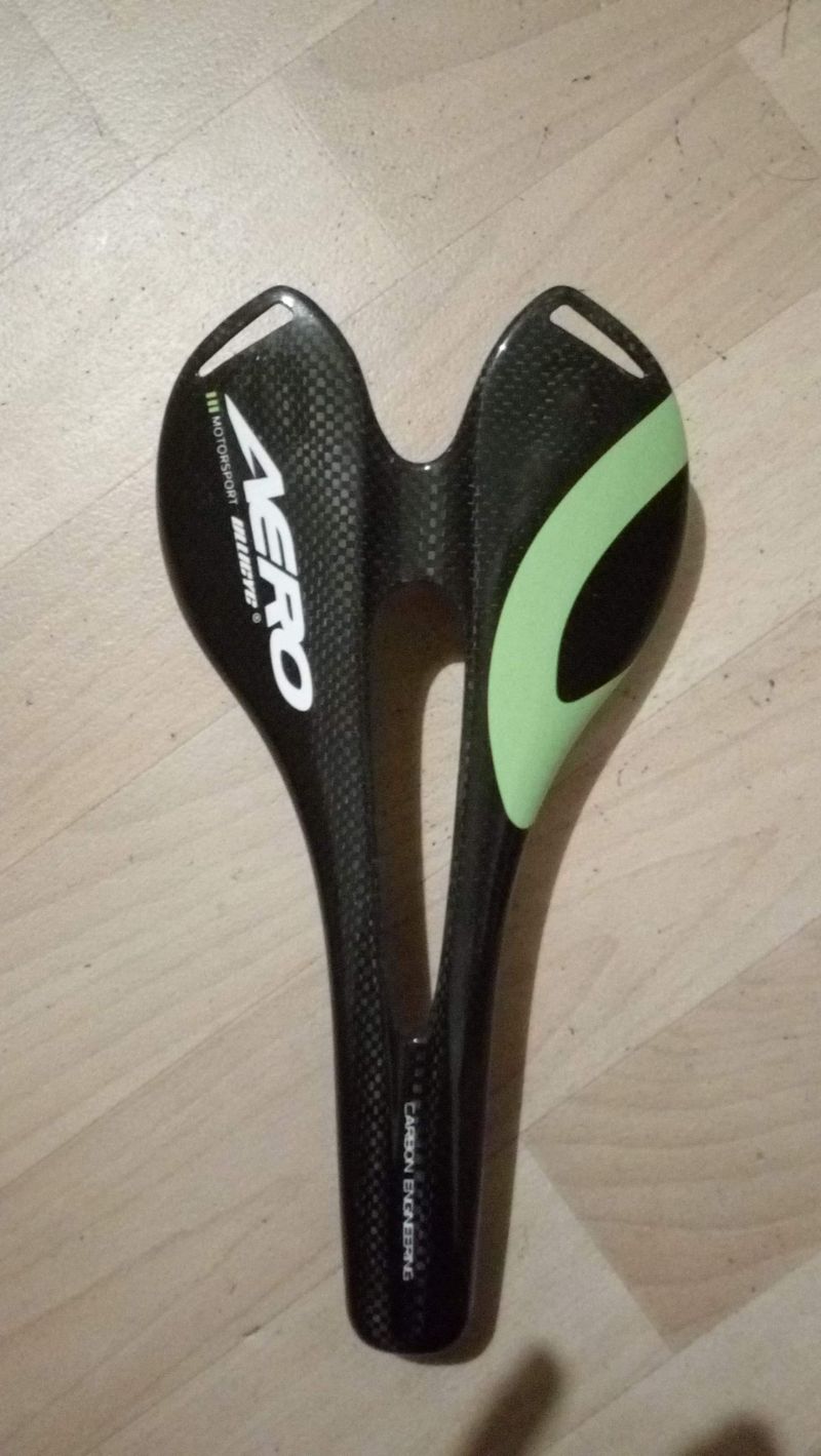 Carbon sedlo ULUCYC AERO