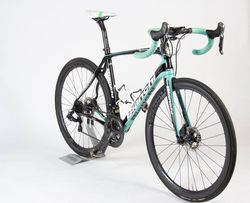 Bianchi Infinito CV Disk Di2 vč Karbonových kol Vision vel 55