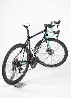 Bianchi Infinito CV Disk Di2 vč Karbonových kol Vision vel 55