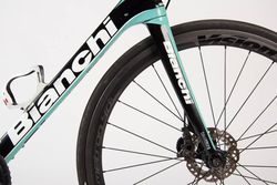 Bianchi Infinito CV Disk Di2 vč Karbonových kol Vision vel 55