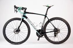 Bianchi Infinito CV Disk Di2 vč Karbonových kol Vision vel 55