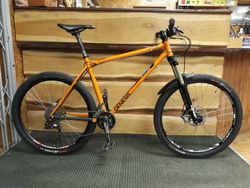 Trailovej ocelák Genesis Latitude 2015 27,5" vel. 20,5"