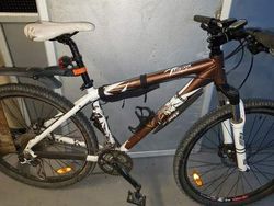 DÁMSKÉ KOLO SCOTT VEL. M SHIMANO DEORE VIDLICE ROCK SHOX