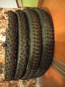 2 pláště rozměr 26x2,3 (specialized, maxxis, Intense)