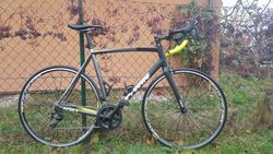 SILNIČNÍ KOLO B’TWIN ULTRA 900 AF najeto < 500 km