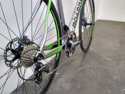 Prodám nové silniční kolo Boardman Road Pro Disc