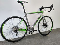 Prodám nové silniční kolo Boardman Road Pro Disc
