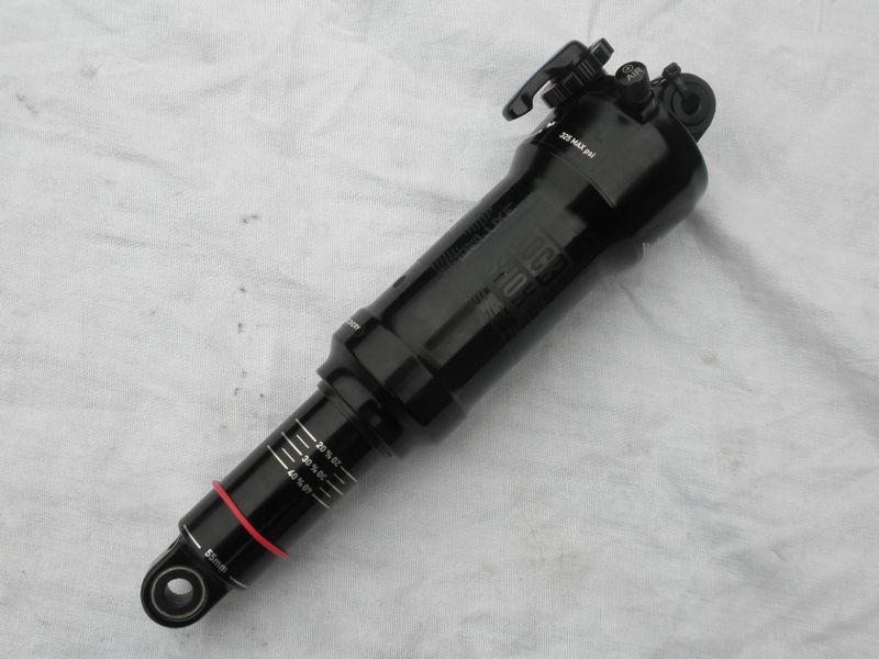Nový Rock Shox Deluxe RT DebonAir 210x55mm