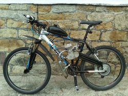 Motorizované kolo Merida s motorem 80 ccm