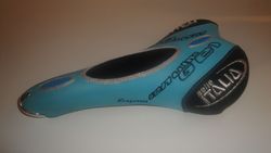 Sedlo Selle Italia světle modré