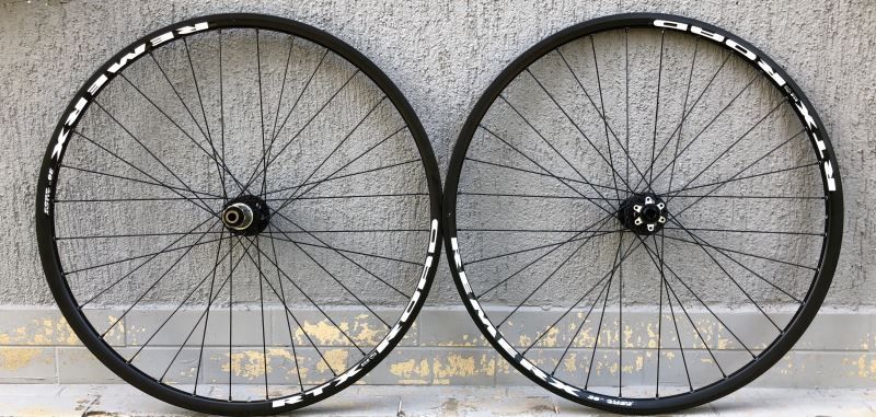Zapletená silniční galusková kola Remerx RTX / Novatec D791SB + D792SB