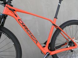 Nová závodní devětadvacítka Orbea Alma 29" M25 17 Boost od dovozce.