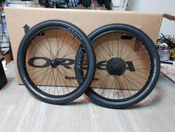 Prodám zapletená kola 24" ořech Shimano V brzdy.
