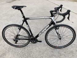 CYKLOKROSOVÉ (GRAVEL) SCOPPIO SCX CARBON - vel. rámu 60 cm - NOVÉ
