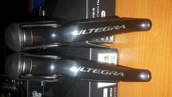 řadící páky Shimano Ultegra Di2 ST-6870