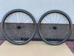 zapletený karbonový bezdušový set DT Swiss ERC 1100 DICUT DB