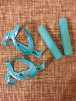 Bontrager Race Elite košík 2x + Gripy Chunky ESI