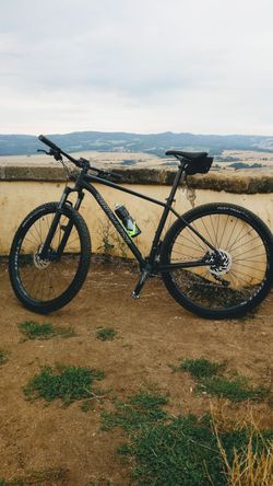 Specialized rockhoper Pro Gloos Cena 25000tis.