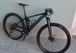 Canyon Lux CF 8.9 Pro Race