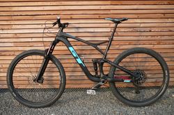 2019 GT Sensor Carbon Elite - trailová mašina vel. XL