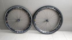 karbonová zapletená kola 29" Shimano XTR WH-M980 1.365 g vč. galusek Tufo