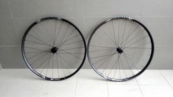 zapletená kola DT Swiss XR-1650 Spline Boost, ořech Shimano Microspline