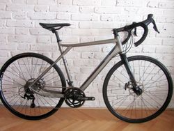 GT GRADE 2018 na Shimano 105 5800. 56 cm. Super stav