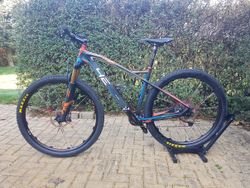Horské kolo 4EVER, hardtail vel.rámu 19, vel.kol.29,carbon, špičkové osazení, váha 11kg vč.pedálů
