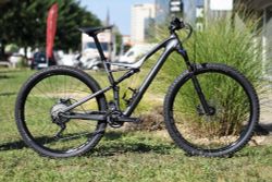 Sleva -40% na NOVÉ kolo Specialized Camber comp carbon velikost L