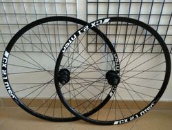 Zapletená kola Formula CX 2.1 ntsc - kotoučová 6 děr