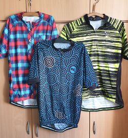 3ks cyklistických dresů, vel. XL (ideální výška postavy 172-177cm)