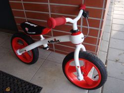 Odrážedlo JD Bug Training Bike - neježděné, stav nového!