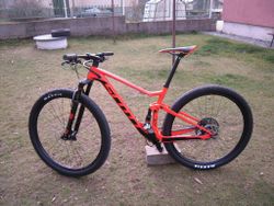 SCOTT SPARK RC 900 TEAM 2019 Vel.M Stav nového kola. Do dubna 2021 v záruce výrobce.