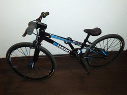 Závodní BMX HARO RACE LITE MINI 2x vyzkoušené - jako nové - běžná cena 15000 - nabízím za 10800 Kč
