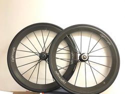 Zapletená karbonová kola Lightweight včetně galusek Tufo