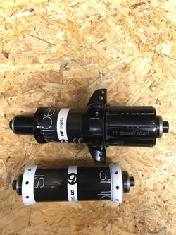 DT Swiss/Bontrager silniční náboje