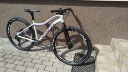 Nové superlehké (10,7kg) juniorské kolo Ghost 27,5"