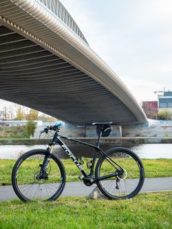 FOCUS RAVEN LTD 1.0 2015 - Karbon